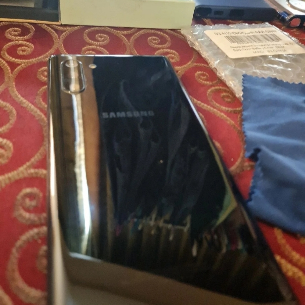 Note10 and accessories - Picture 4 of 7